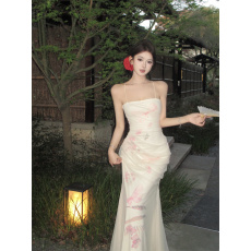 批发实价实拍 设计感露背蝴蝶印花网纱<b class='q'>连衣裙</b>长款鱼尾吊带裙