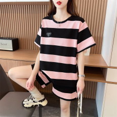 批发3077#实拍抖音质量实价/后包领/纯棉/宽松<b class='q'>时尚</b>撞色条纹运动两件套