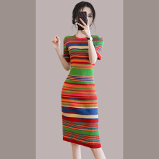 批发<b class='q'>大牌</b>外贸<b class='q'>原</b><b class='q'>单</b>剪标女夏装别致条纹针织连衣裙修身彩虹中长款T恤裙