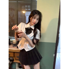 批发实拍~大码女装别致皱褶收腰蝴蝶结白色衬衫学院风jk两件套