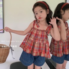 批发<b class='q'>亲子装</b>女童<b class='q'>夏季</b>2024新款洋气格纹娃娃衫女时髦外穿无袖吊带衫上衣
