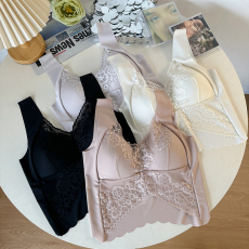 批发实拍大码蕾丝大U美背<b class='q'>无</b><b class='q'>钢圈</b>聚拢防外扩轻薄<b class='q'>无</b>痕<b class='q'>内衣</b>露肩无袖背心