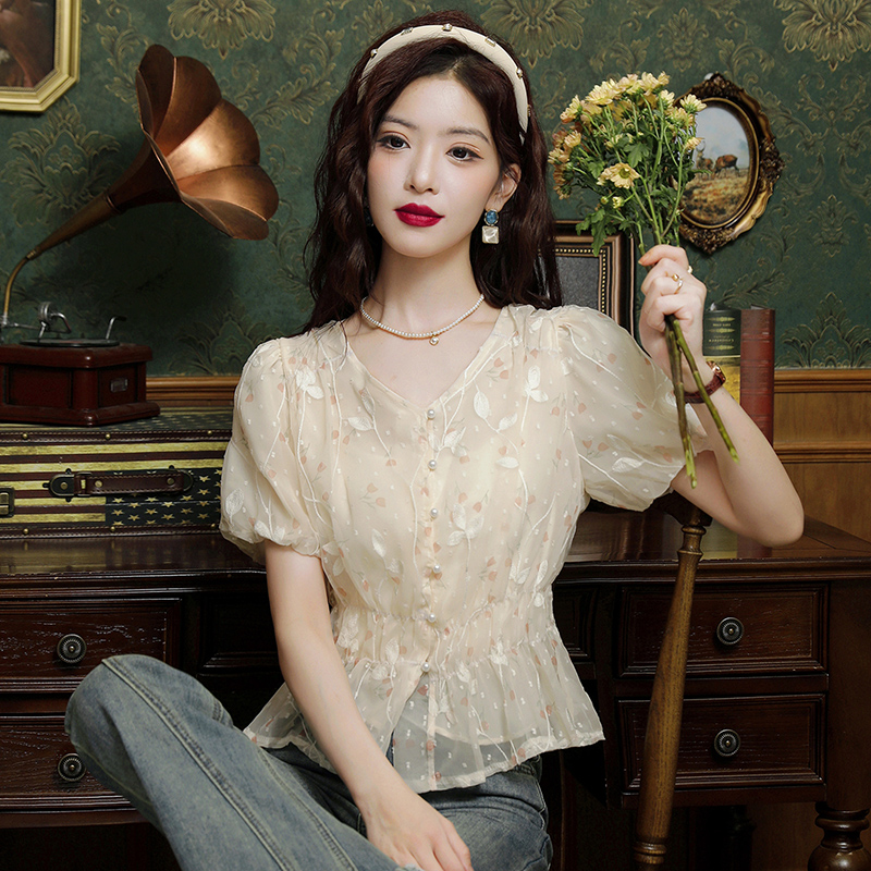프랑스식 허리 수축 꽃무늬 쉬폰 여성 셔츠 2026 여름 새로운 디자인 센스 작은 대중 거품 소매 짧은 맨위