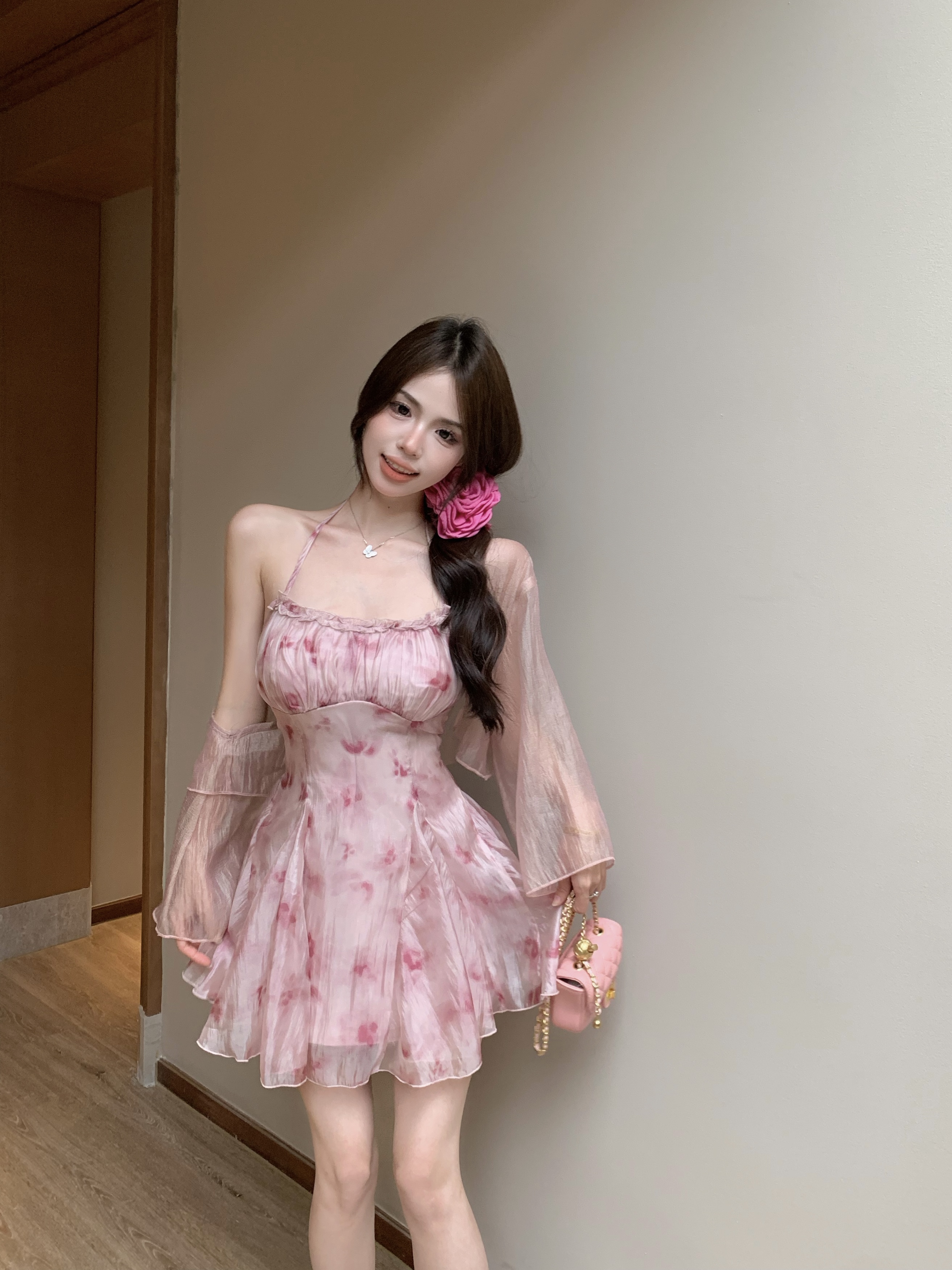 Real shot!  Summer hot girl chiffon halter neck floral dress sun protection short cardigan outer suit two-piece set
