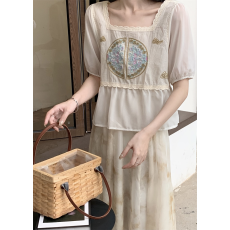 批发实拍新中式方领刺绣雪纺衬衫女夏装新款气质<b class='q'>短袖</b>小衫别致绝美短款