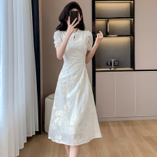 国风重工新中式连衣裙女2024夏季新款气质显瘦改良旗袍订婚裙