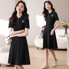 批发实拍 <b class='q'>山茶花</b>赫本风小黑裙连衣裙2026夏新款运动休闲显瘦<b class='q'>T</b><b class='q'>恤</b>裙