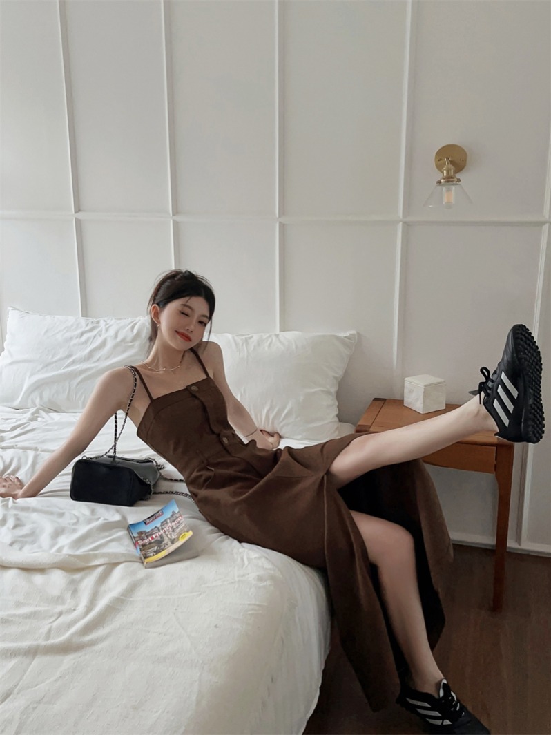 정가 실사 품격 느긋한 트임 단색 슬립 드레스 여름 새로운 중간 길이 치마