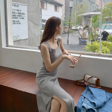 批发2026年夏季新款韩系针织连衣裙背心内搭外穿简约开叉吊带打底裙女