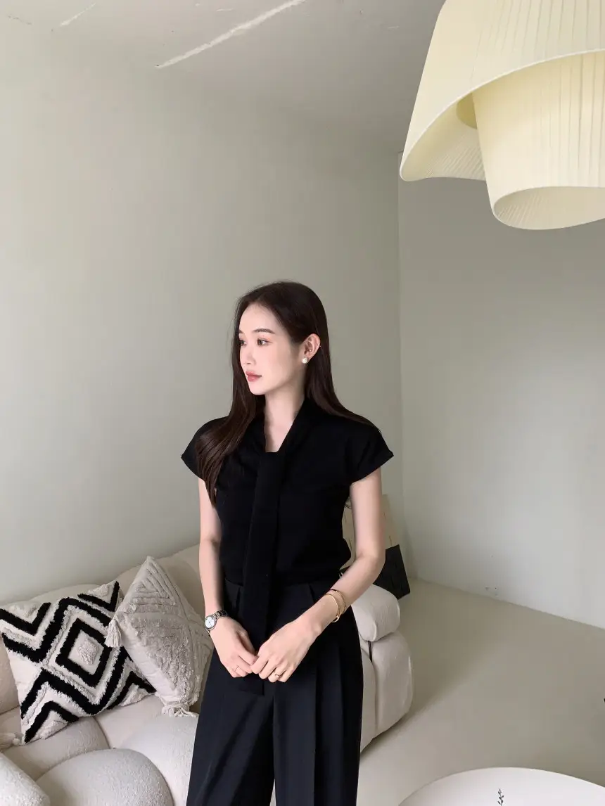 V넥 끈 디테일 반소매 니트 상세 이미지 35