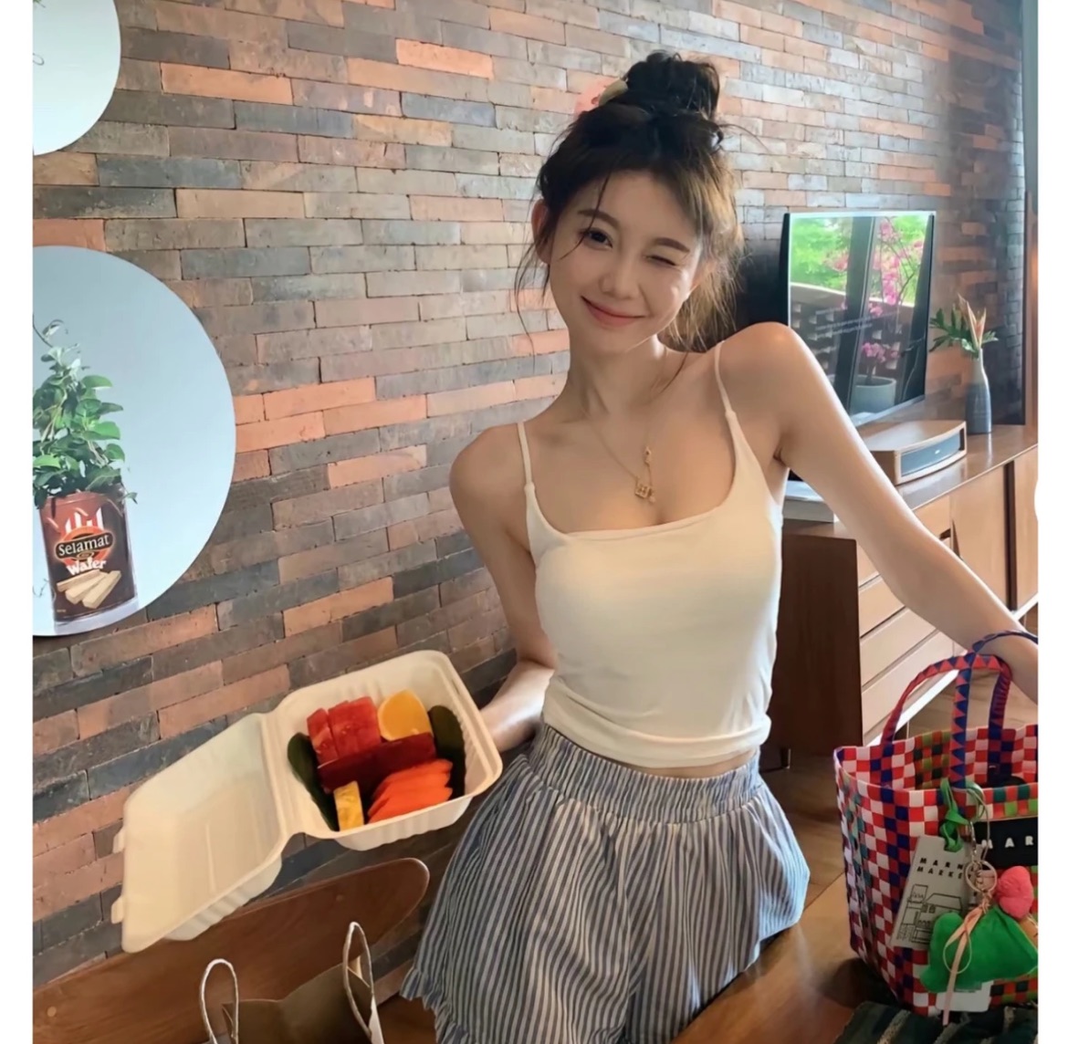 흔들어서 톤 폭발 벨트 가슴 패드 작은 슬링 뒤로 심장 안에 가져 가라. 외출용 아름다움 뒤로 쇼트 스타일 순수한 욕망 핫걸 맨위
