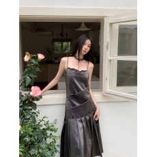 批发气质法式<b class='q'>连衣裙</b>女春夏设计感吊带裙不规则蕾丝<b class='q'>百褶</b>长裙