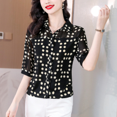 批发实拍2026年春季<b class='q'>波点</b>雪纺衫<b class='q'>衬衫</b>女时尚宽松减龄气质漂亮别致<b class='q'>衬衣</b>