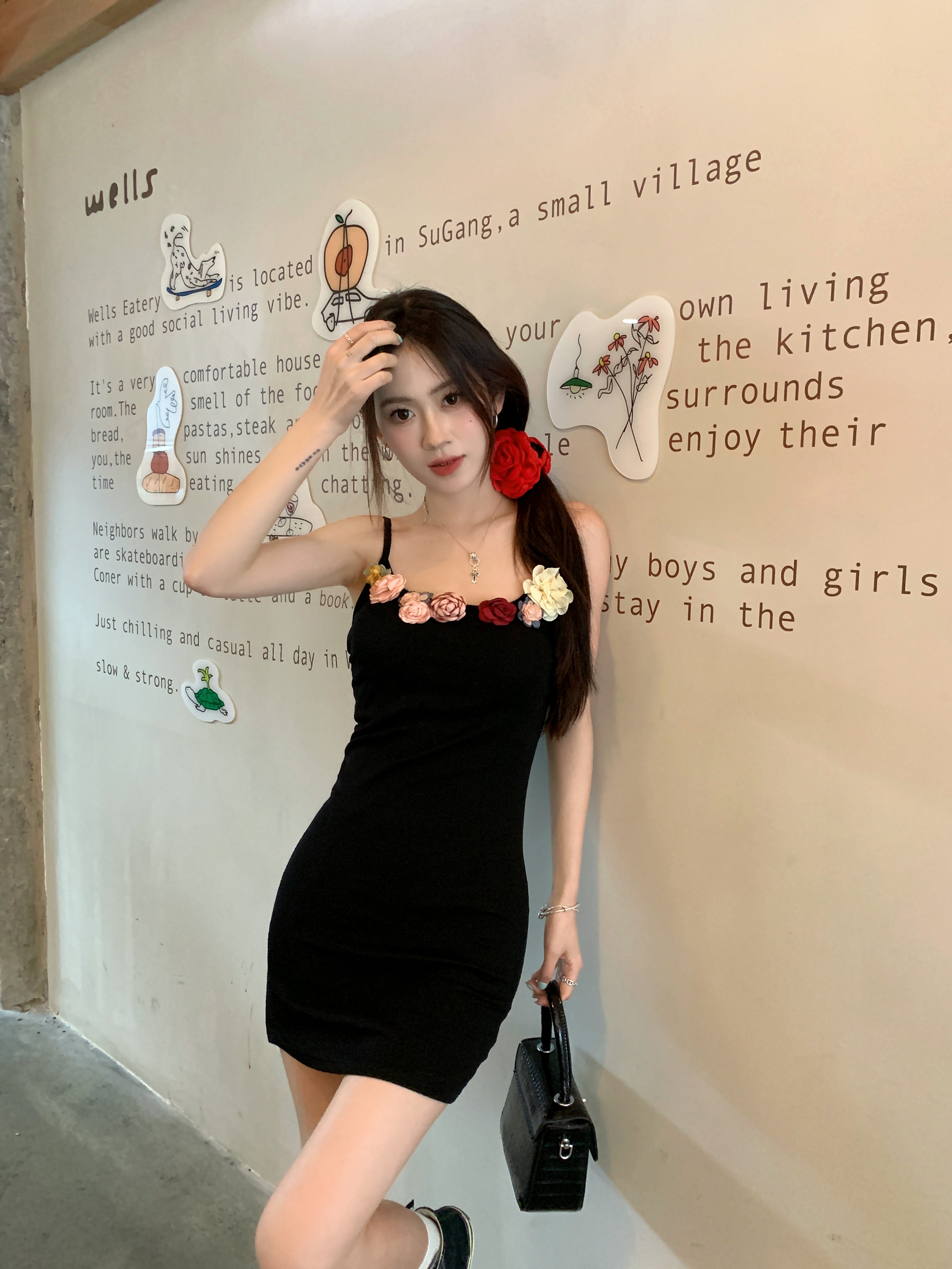 정가 실사 섹시함 핫걸 검정색 캐미솔 여름 디자인 센스 Chic 3 차원 꽃 쇼트 스타일 맨위