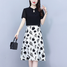 批发实拍高端精致改良新中式妈妈夏季新款<b class='q'>贵</b><b class='q'>夫人</b>显瘦遮肚洋气A字裙