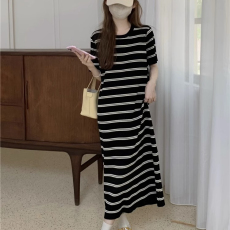 批发慵懒风条纹针织短袖t恤<b class='q'>连衣裙</b>女夏季宽松显瘦减龄直筒休闲长裙子