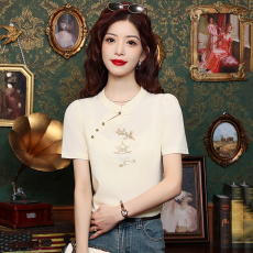 批发国风刺绣钉珠圆领短袖T恤女2026新款夏季新中式别致独特正肩<b class='q'>上衣</b>
