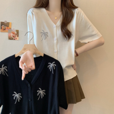 批发实拍2026年大码女装<b class='q'>夏</b>季新款刺绣针织上衣胖mm妹妹200斤遮肚子T恤