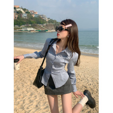 批发纯欲条纹衬衫女新款设计感小众收腰显瘦气质长袖上衣