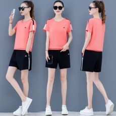 批发官图妈妈夏装短袖短裤两件套新款洋气中老年运动套装女夏季薄<b class='q'>上衣</b>