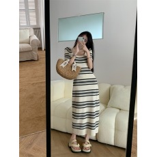 批发条纹针织方领连衣裙女夏季纯欲辣妹性感收腰<b class='q'>包臀</b>裙别致中长款裙子