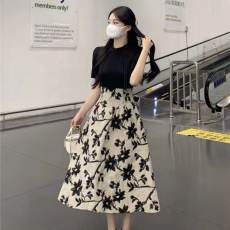 批发中式女装中国风连衣裙夏季2024年新款高级感小众设计赫本风小黑裙