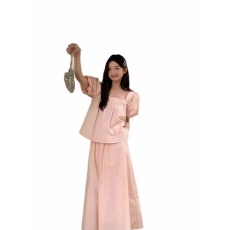 批发今年流行漂亮粉色套装裙女夏季2024新款法式高腰显瘦半身裙<b class='q'>两件套</b>