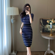 批发法式小香风复古高级感撞色<b class='q'>条纹</b>夏季新款<b class='q'>连衣裙</b>小众气质茶歇A字裙