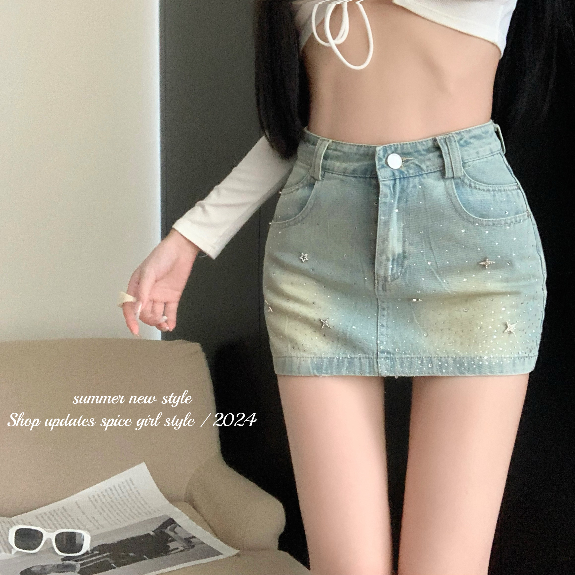 Real shot!  Flashing fashionable skirt for hot girls in summer, hot diamond design, slimming high-waisted denim short skirt, trendy