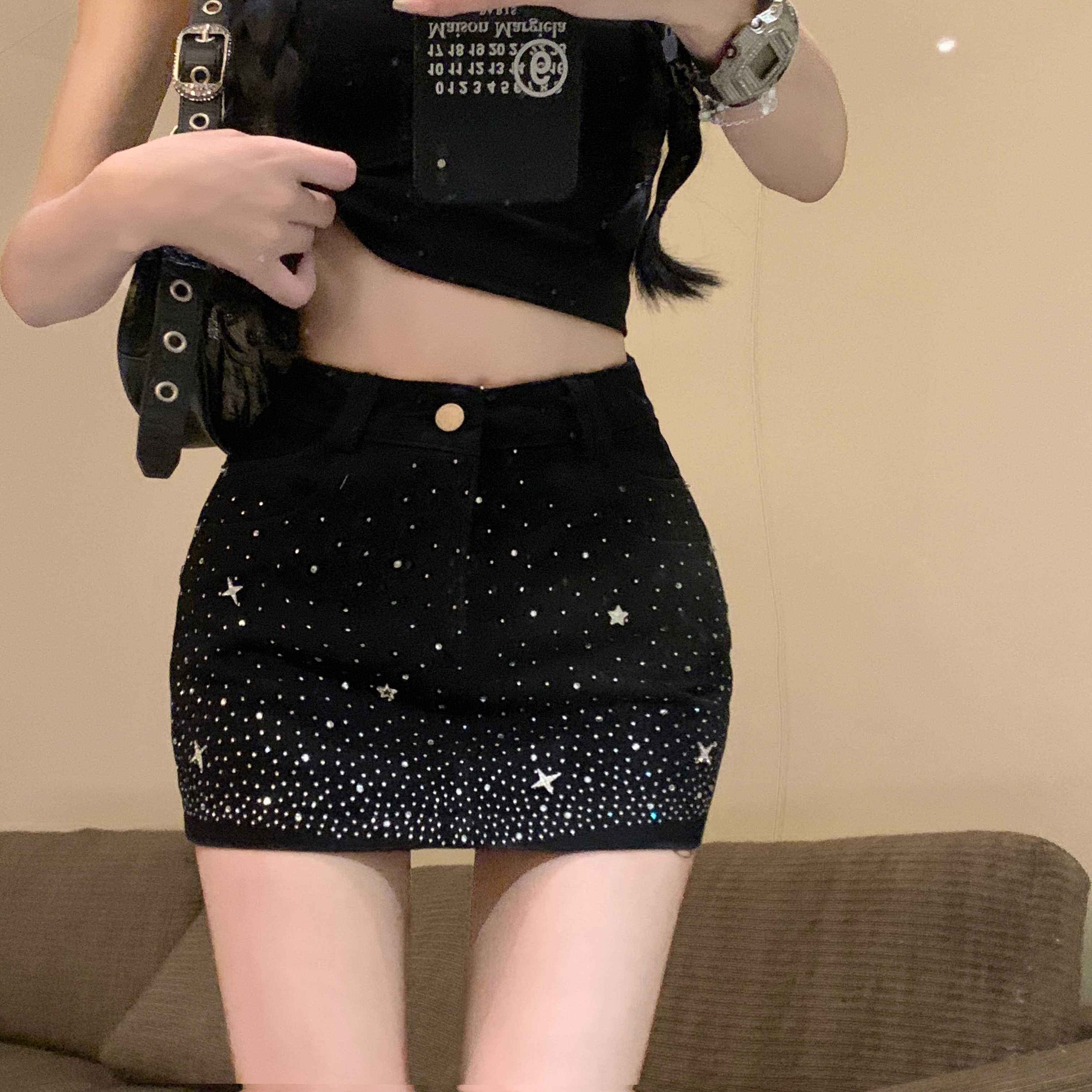 Real shot!  Flashing fashionable skirt for hot girls in summer, hot diamond design, slimming high-waisted denim short skirt, trendy