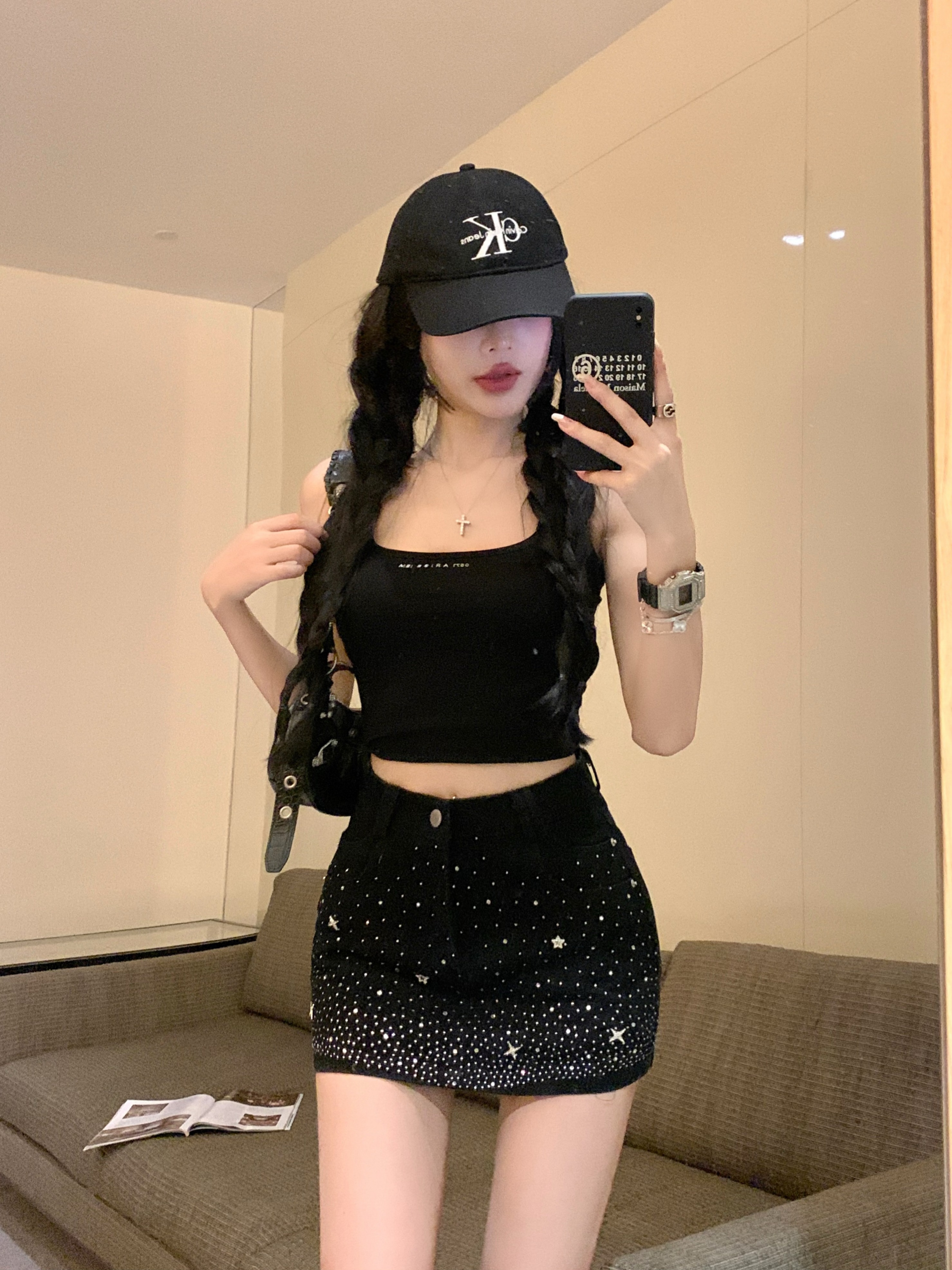 Real shot!  Flashing fashionable skirt for hot girls in summer, hot diamond design, slimming high-waisted denim short skirt, trendy