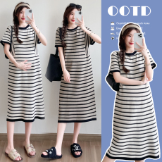 批发实拍孕妇夏装新款连衣裙圆领<b class='q'>条纹</b>时尚孕妇装洋气孕妇长款哺乳裙