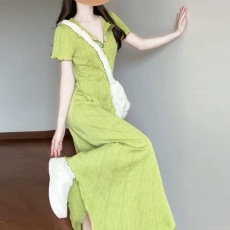 批发法式气质设计感绿色<b class='q'>连衣裙</b>女夏季短袖中长款显身材裙子