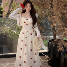 批发甜美法式碎花吊带连衣裙女夏装大码胖mm收腰显瘦海边度假雪纺长裙