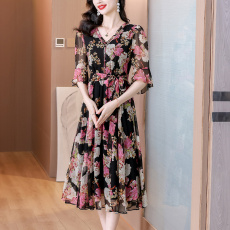 批发2026夏新款桑蚕丝真丝<b class='q'>连衣裙</b>V领黑色花<b class='q'>荷叶</b><b class='q'>袖</b>大摆裙