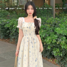 批发实拍夏季大码女装法式度假雪纺裙<b class='q'>甜美</b>森女显瘦方领短袖碎花连衣裙