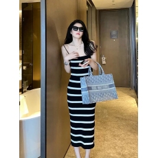 批发拼接撞色条纹针织冰丝吊带<b class='q'>连衣裙</b>性感辣妹修身紧身包臀长裙女夏季