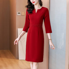 批发酒红色喜婆婆婚宴装连衣裙女2022<b class='q'>春</b>秋新款高档气质结婚回门礼服裙