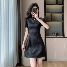 批发黑色<b class='q'>旗袍</b>2026新款国潮改良年轻款少女小个子新中式提花连衣裙