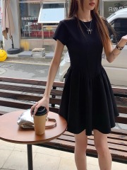 Temperament black short-sleeved dress women's summer design fishbone stitching pleated skirt A-line skirt