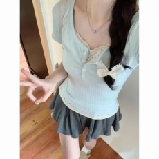 批发百合 已出货 提花面料 <b class='q'>假两件</b>碎花bm短袖t恤女