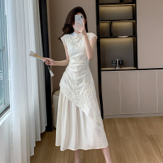 批发2026新中式刺绣立领连衣裙女收腰不规则<b class='q'>中国风</b>改良长裙子