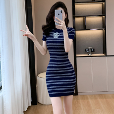 批发2026年针织<b class='q'>夏</b>季新款小香风数字花朵条纹短袖圆领套头显瘦女连衣裙