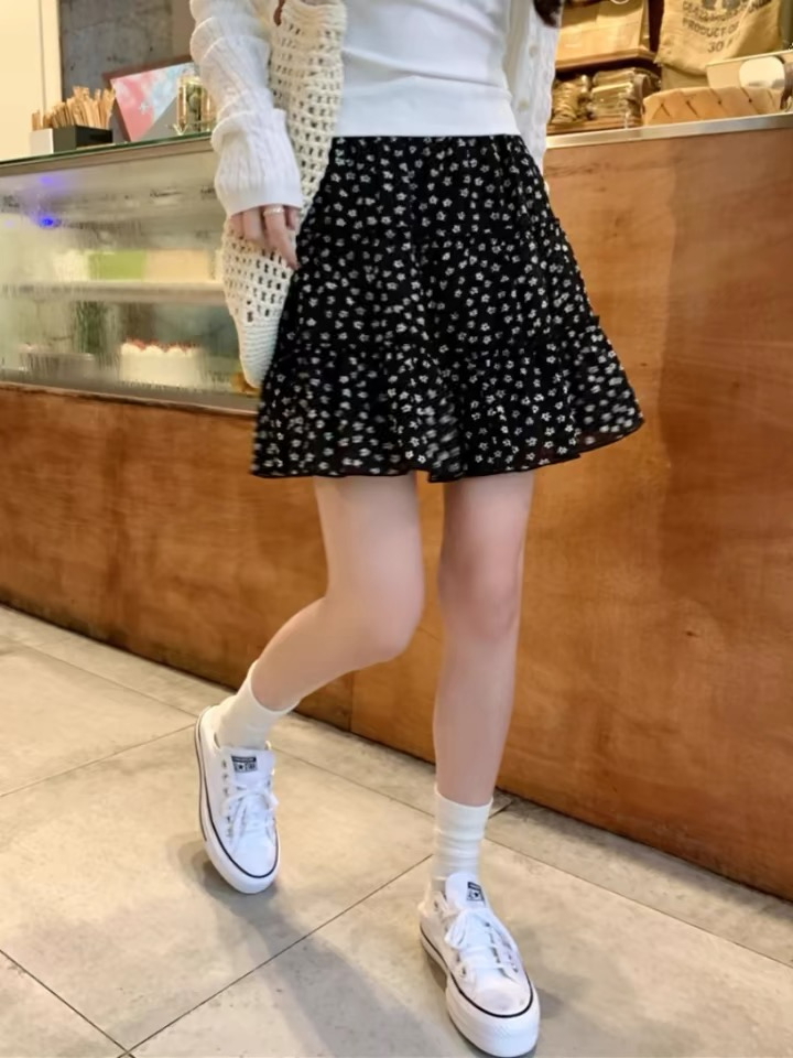 Designed floral skirt for women in summer niche high-waisted A-line skirt sweet style cake skirt short skirt black skirt