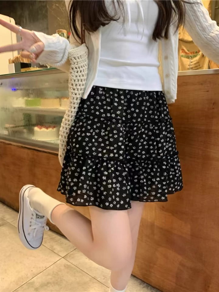 Designed floral skirt for women in summer niche high-waisted A-line skirt sweet style cake skirt short skirt black skirt