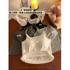 批发实价实拍 辣妹背心 带胸垫细吊带背心百搭修身小性感美背上衣女