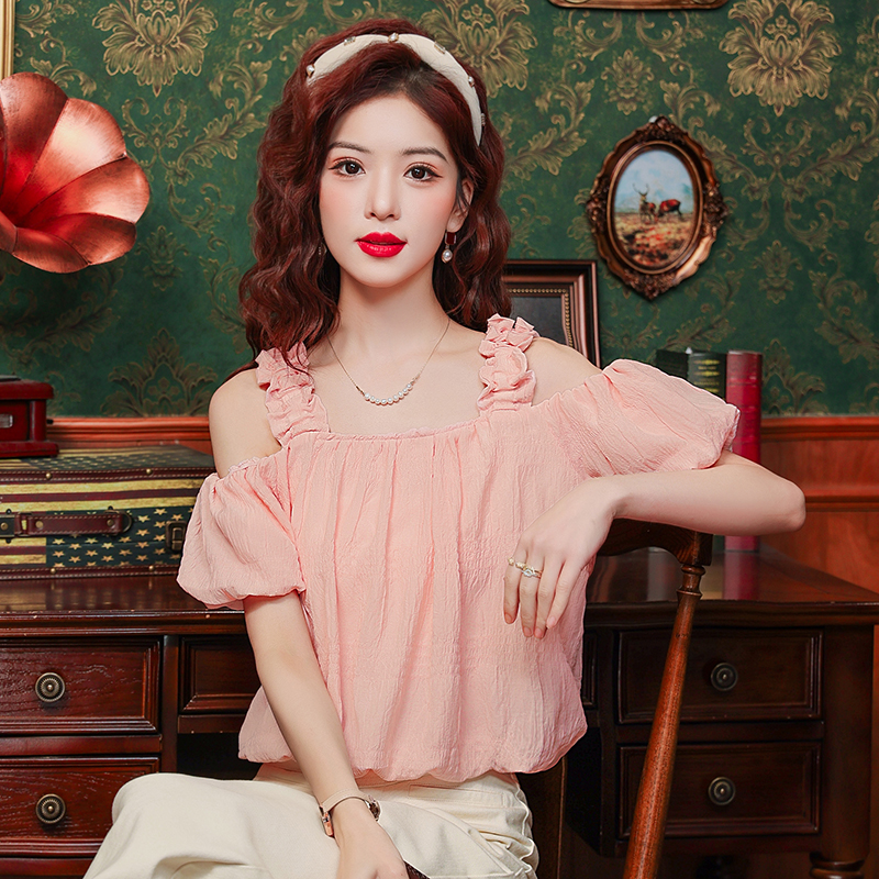 핑크색 오프숄더 여성 셔츠 여름 2026 새로운 디자인 센스 루즈핏 거품 소매 고급 센스 맨위