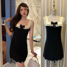 批发高定2026夏季新款大方领撞色<b class='q'>蕾丝</b>手工钉水钻珍珠无袖背心连衣裙女