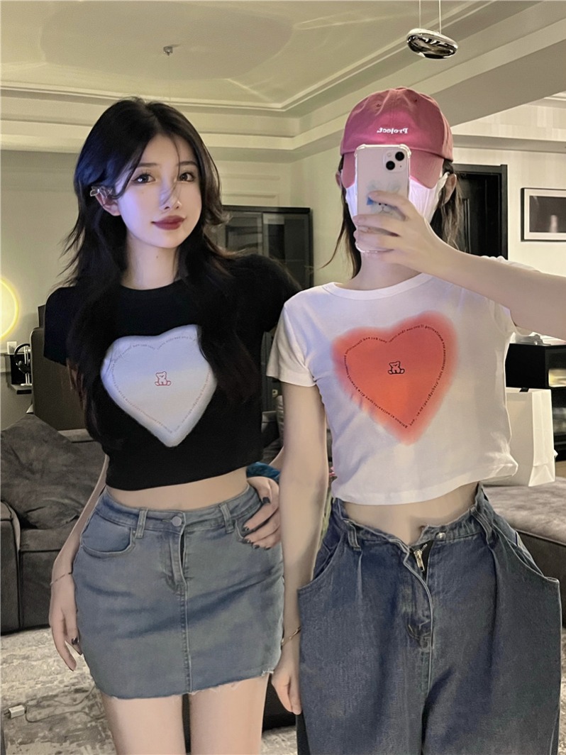 있음 선적 대외 무역 한국 스타일 새로운 반팔 티셔츠 여성 ins 트렌디 여름 달콤한 핫걸 하트 하이웨이스트 이슬 뼈의 짧은 여성