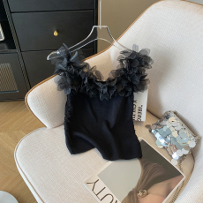 批发实拍甜辣妹吊带小背心女无袖性感短款一字肩锁骨立体花朵上衣外穿